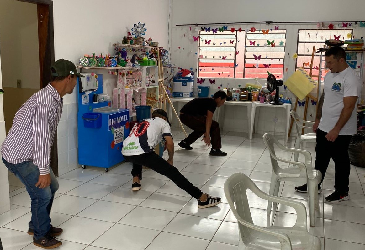 Capoeira é mais uma atividade oferecida aos usuários do CAPS de Piraí do Sul