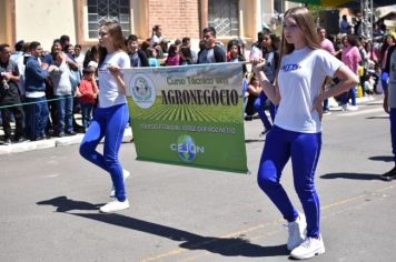 Foto - Desfile Cívico -  Comemoração do Bicentenário da Independência do Brasil 