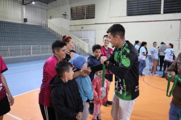Foto - PREMIAÇÃO CAMPEONATO POPULAR MUNICIPAL DE FUTSAL FEMININO