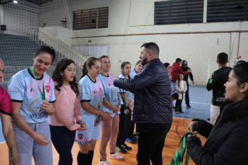 Foto - PREMIAÇÃO CAMPEONATO POPULAR MUNICIPAL DE FUTSAL FEMININO