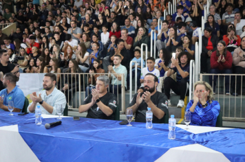 Foto - Abertura dos Jogos Escolares do Paraná em Piraí do Sul