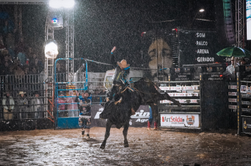 Foto - 4º PIRAÍ RODEO FEST - LEONARDO