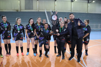 Foto - PREMIAÇÃO CAMPEONATO POPULAR MUNICIPAL DE FUTSAL FEMININO