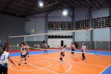 Foto - CAMPEONATO MUNICIPAL DE VÔLEI FEMININO 