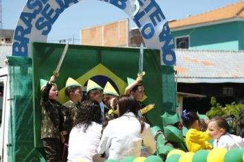 Foto - Desfile Cívico -  Comemoração do Bicentenário da Independência do Brasil 