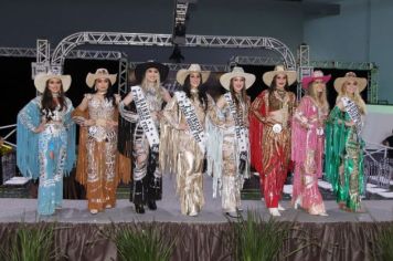 Foto - Concurso elege Rainha, 1ª e 2ª Princesas do II Piraí Rodeo Fest