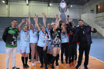 Foto - PREMIAÇÃO CAMPEONATO POPULAR MUNICIPAL DE FUTSAL FEMININO