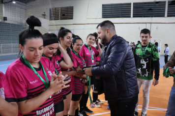 Foto - PREMIAÇÃO CAMPEONATO POPULAR MUNICIPAL DE FUTSAL FEMININO