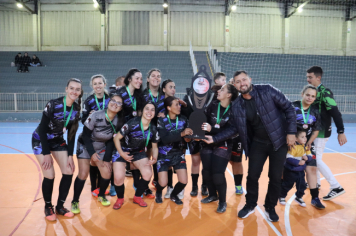 Foto - PREMIAÇÃO CAMPEONATO POPULAR MUNICIPAL DE FUTSAL FEMININO