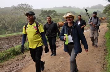 Foto - 1ª Caminhada Internacional no Circuito Cerro da Onça de Piraí do Sul foi sucesso