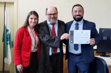 Henrique Carneiro e Wagner Zadra são diplomados em cerimônia no Fórum de Piraí do Sul