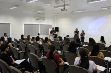 Profissionais de saúde participam de capacitação sobre boas práticas de esterilização de materiais