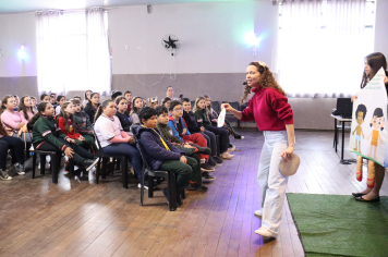 Palestra lúdica promove conscientização sobre autocuidado e autoproteção entre crianças