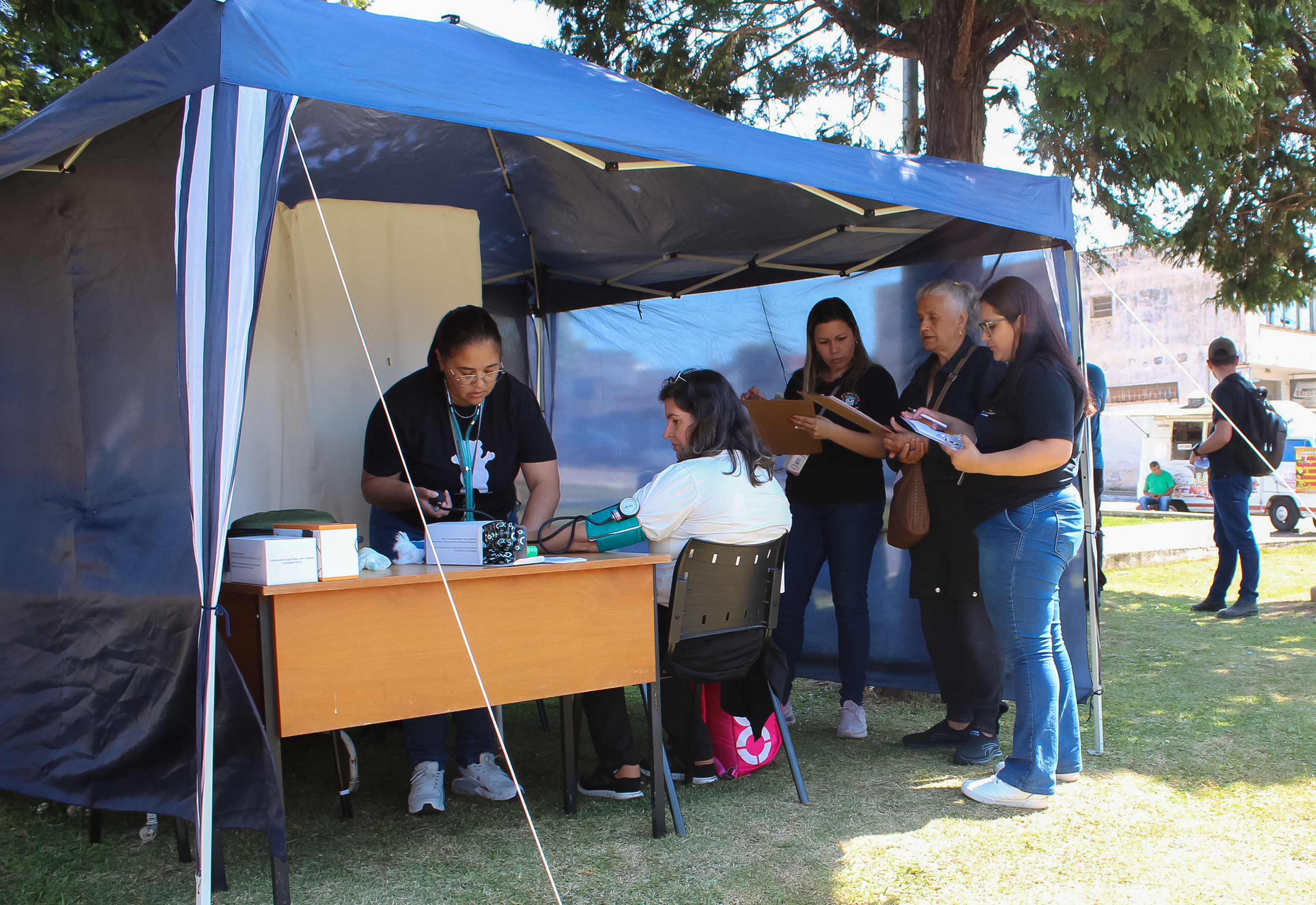 Informação e cuidado: Prefeitura reforça combate à sífilis com ação na Praça José Avais